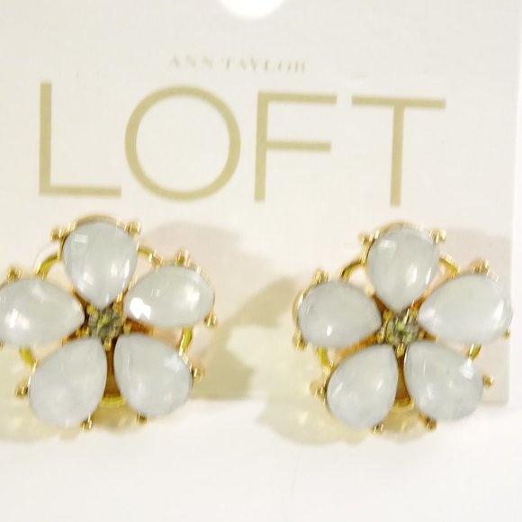 Ann Taylor LOFT Opal Crytal Daisy Stud Earrings NWT 29.50 - Picture 2 of 3